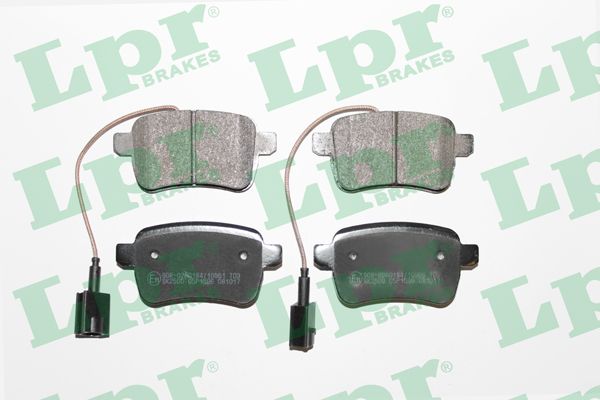 LPR Комплект тормозных колодок, дисковый тормоз 05P1596